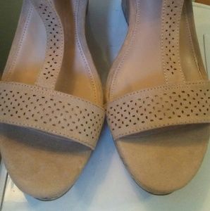 Charles David Nude buckle sandal